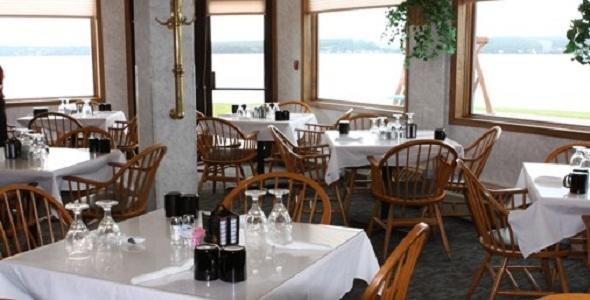 Baraga Lakeside Inn Экстерьер фото