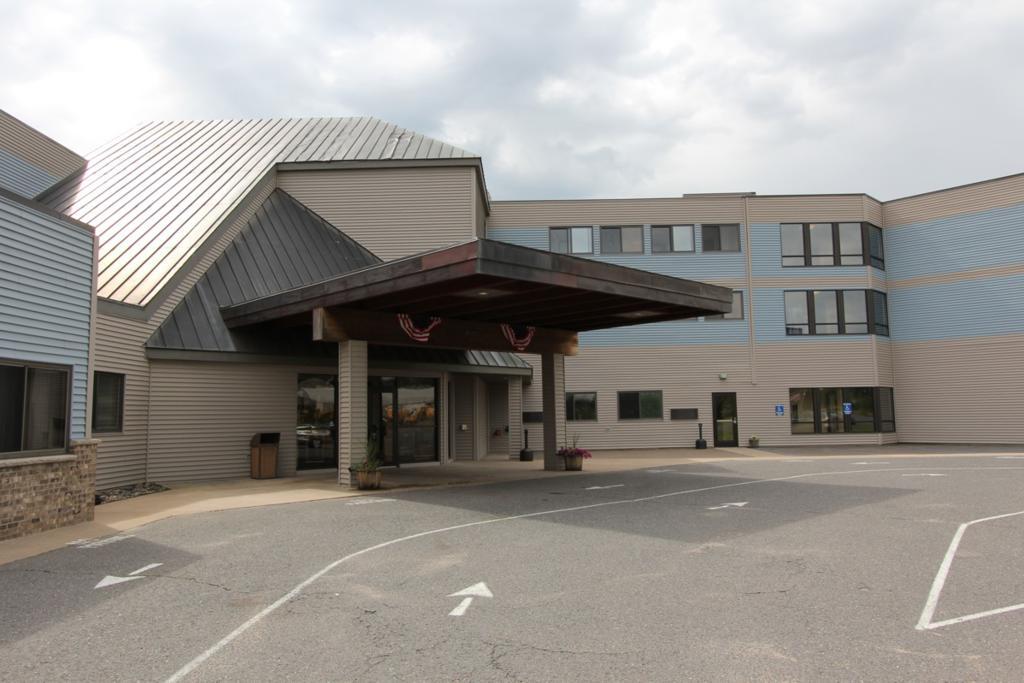 Baraga Lakeside Inn Экстерьер фото