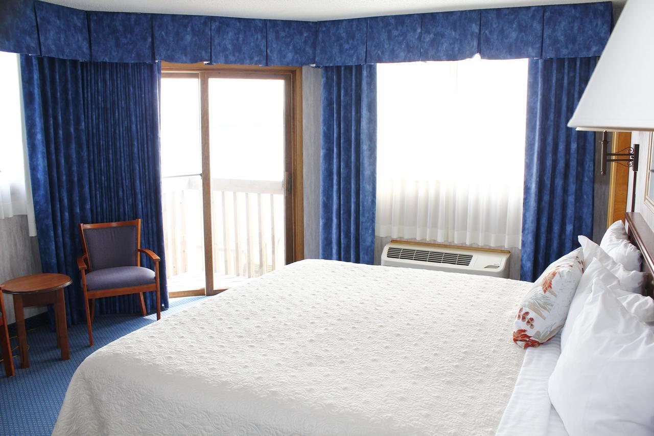 Baraga Lakeside Inn Экстерьер фото